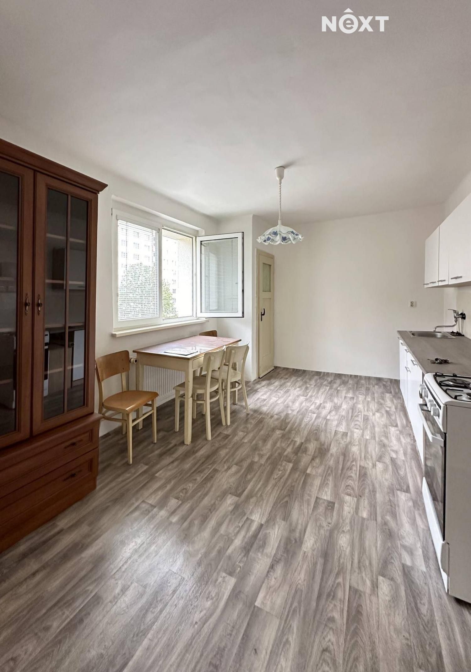 Prodej byt 2+1 - Jungmannova, Ostrov, 61 m²