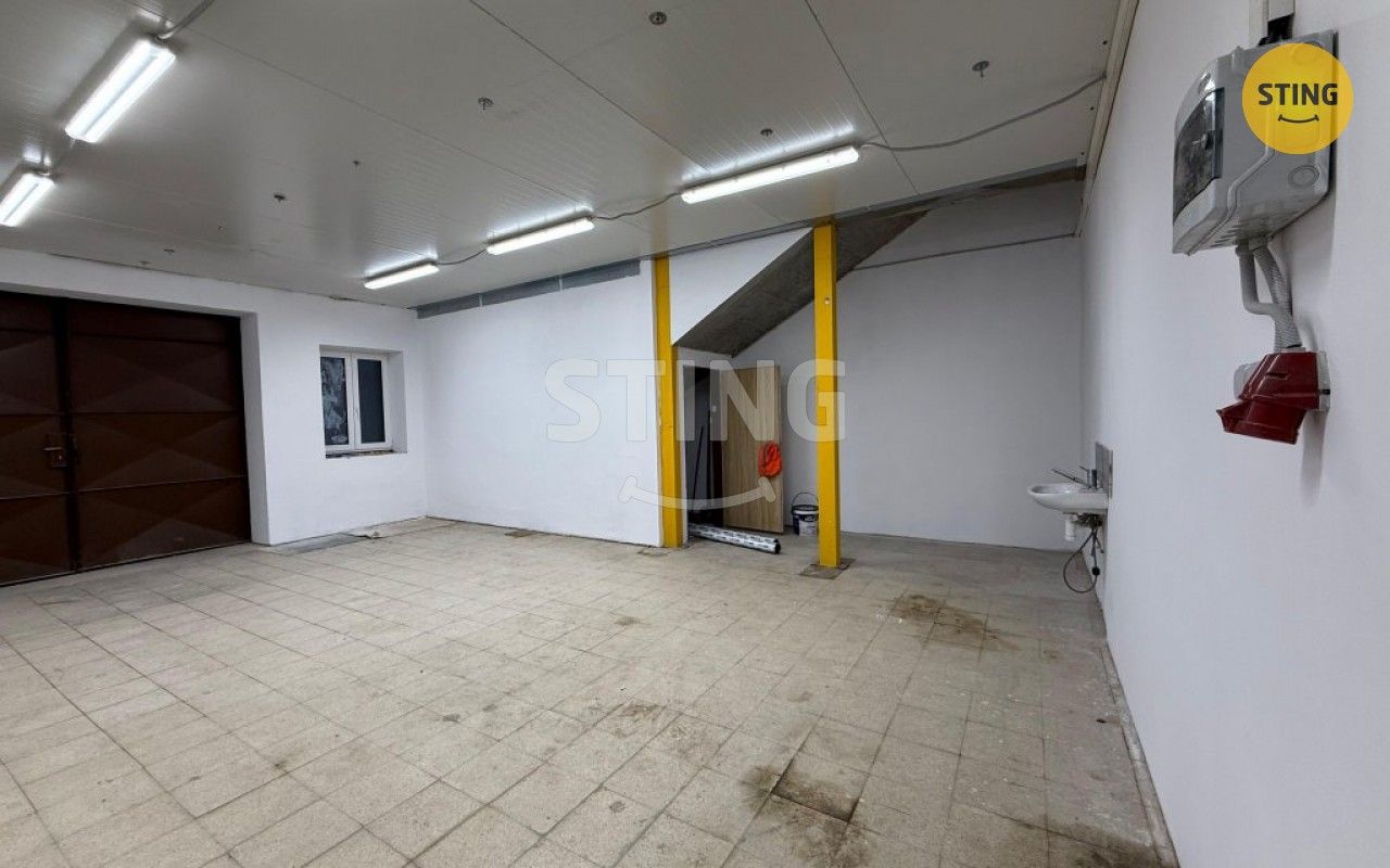 Garáže, Rožnov pod Radhoštěm, 60 m²