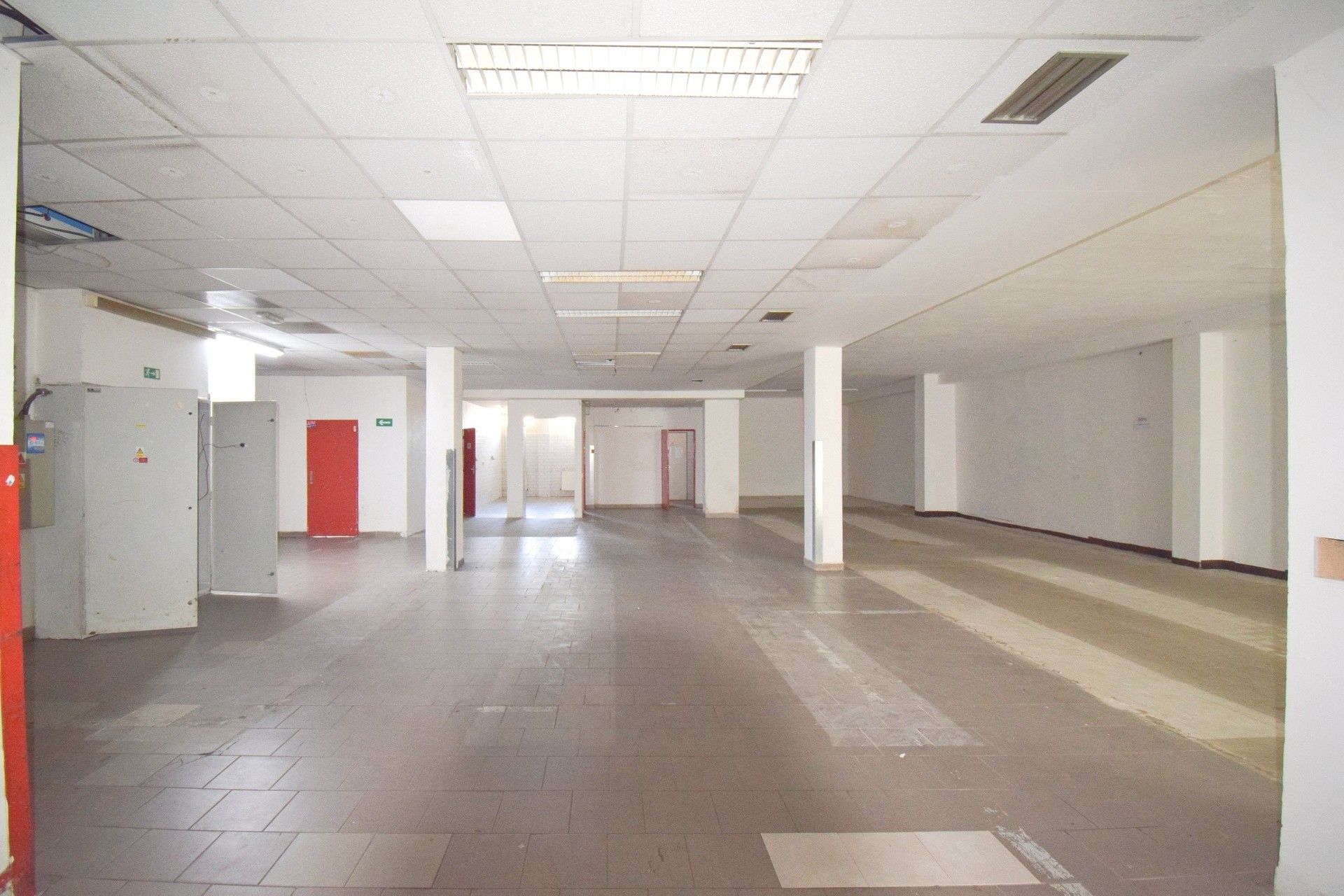 Obchodní prostory, Sousedská, Plzeň, 350 m²