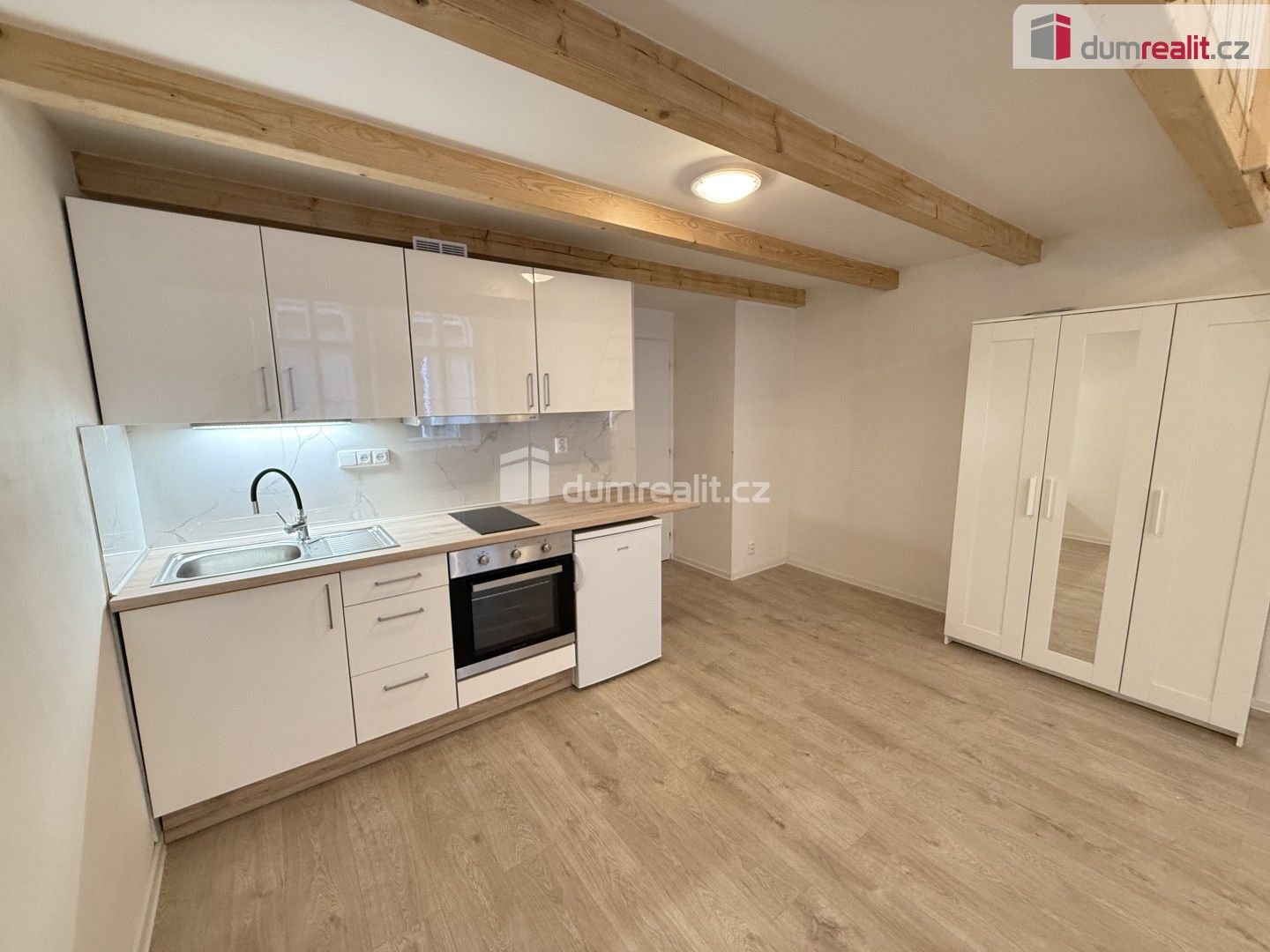 1+kk, Na Valentince, Praha, 48 m²