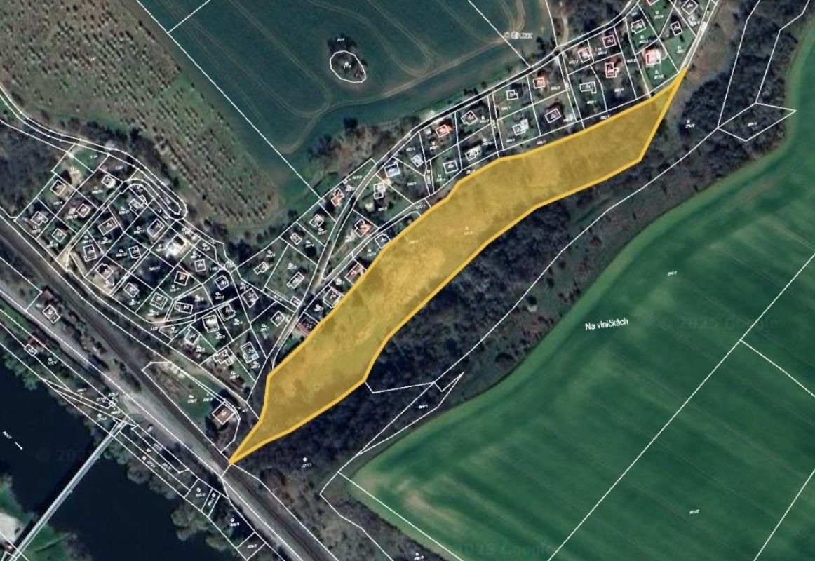 Louky, Nižbor, 12 610 m²