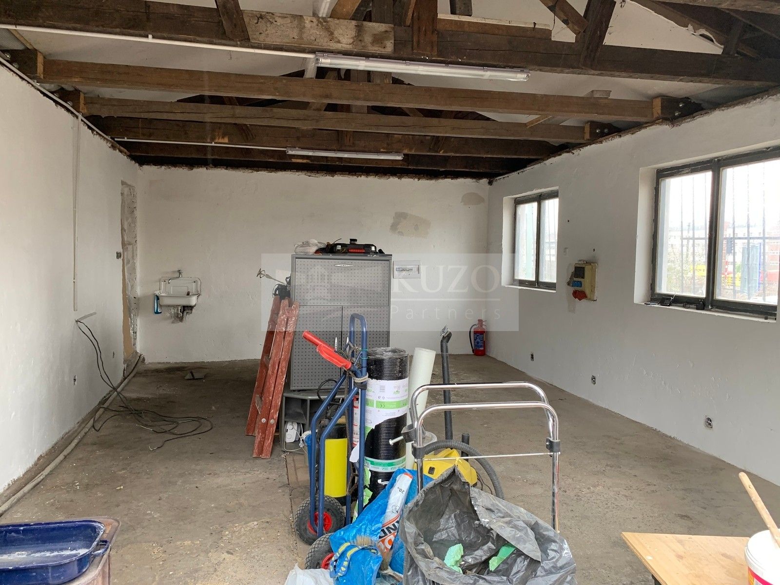 Garáže, U vinných sklepů, Praha, 30 m²