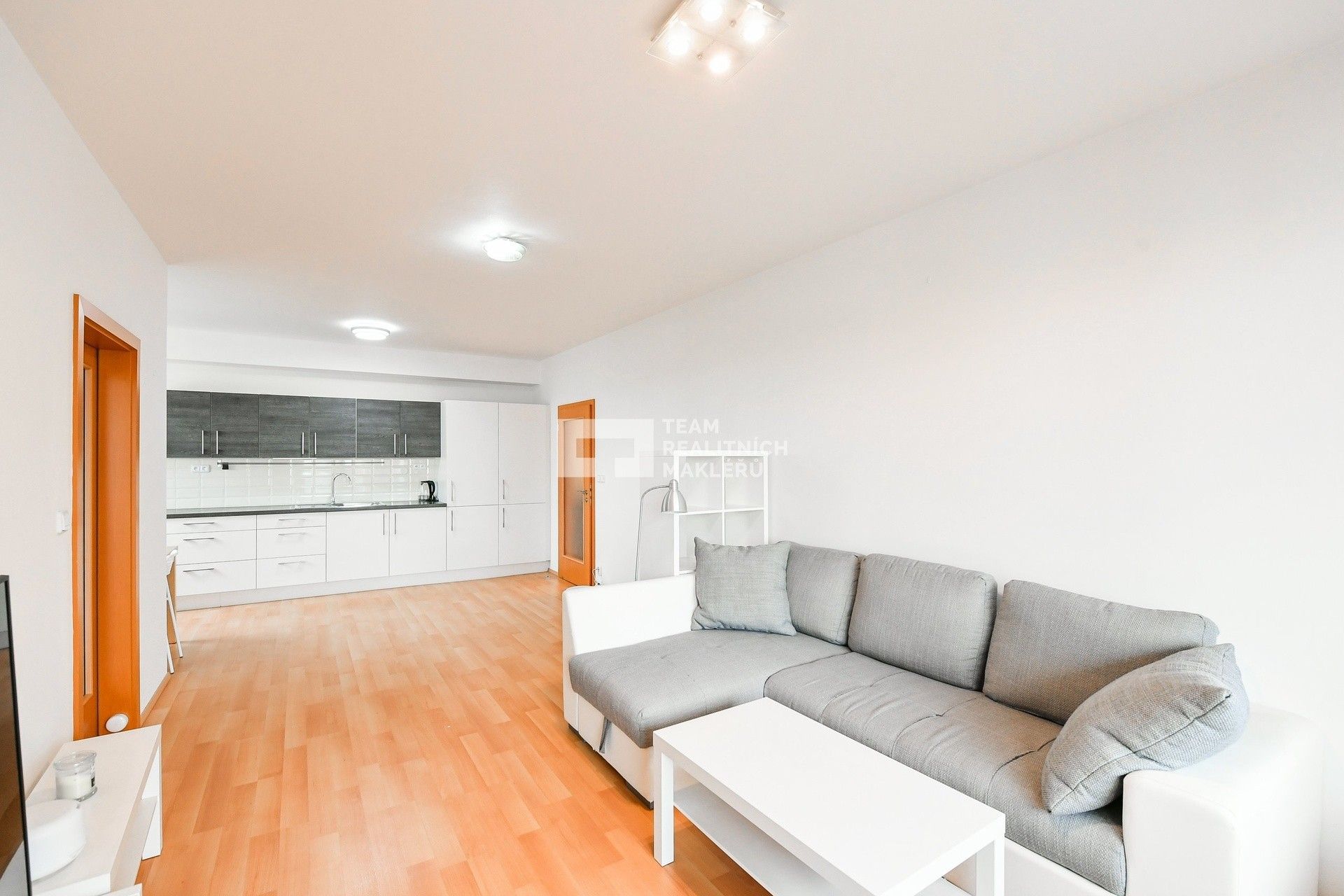 Pronájem byt 2+kk - Pavla Beneše, Praha, 57 m²