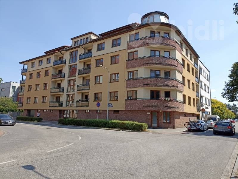 2+kk, Nerudova, Pardubice, 66 m²