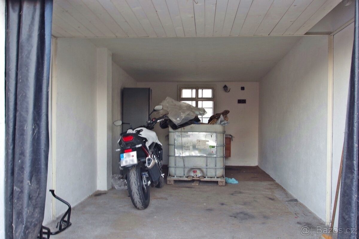 Garáže, Jihlava, 586 01