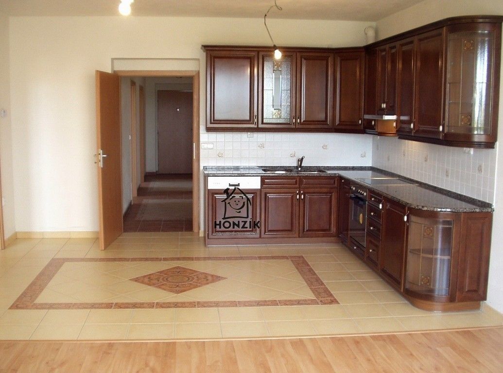 4+kk, Wichterlova, Praha, 100 m²