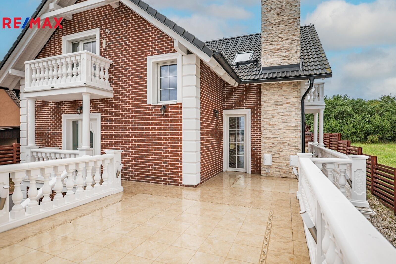 Rodinné domy, Nad Máchovnou, Králův Dvůr, 228 m²