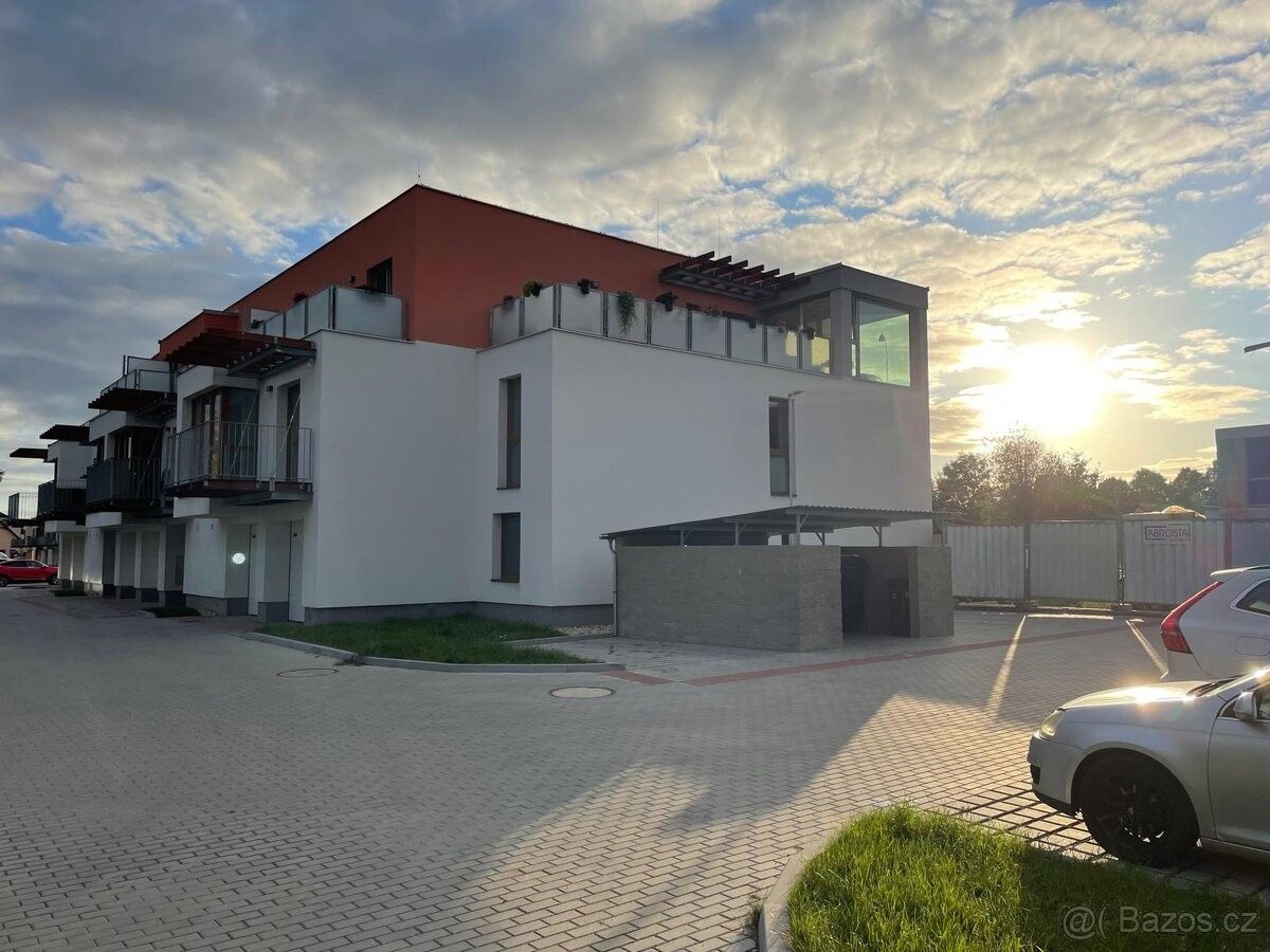 2+kk, Hradec Králové, 500 02, 60 m²