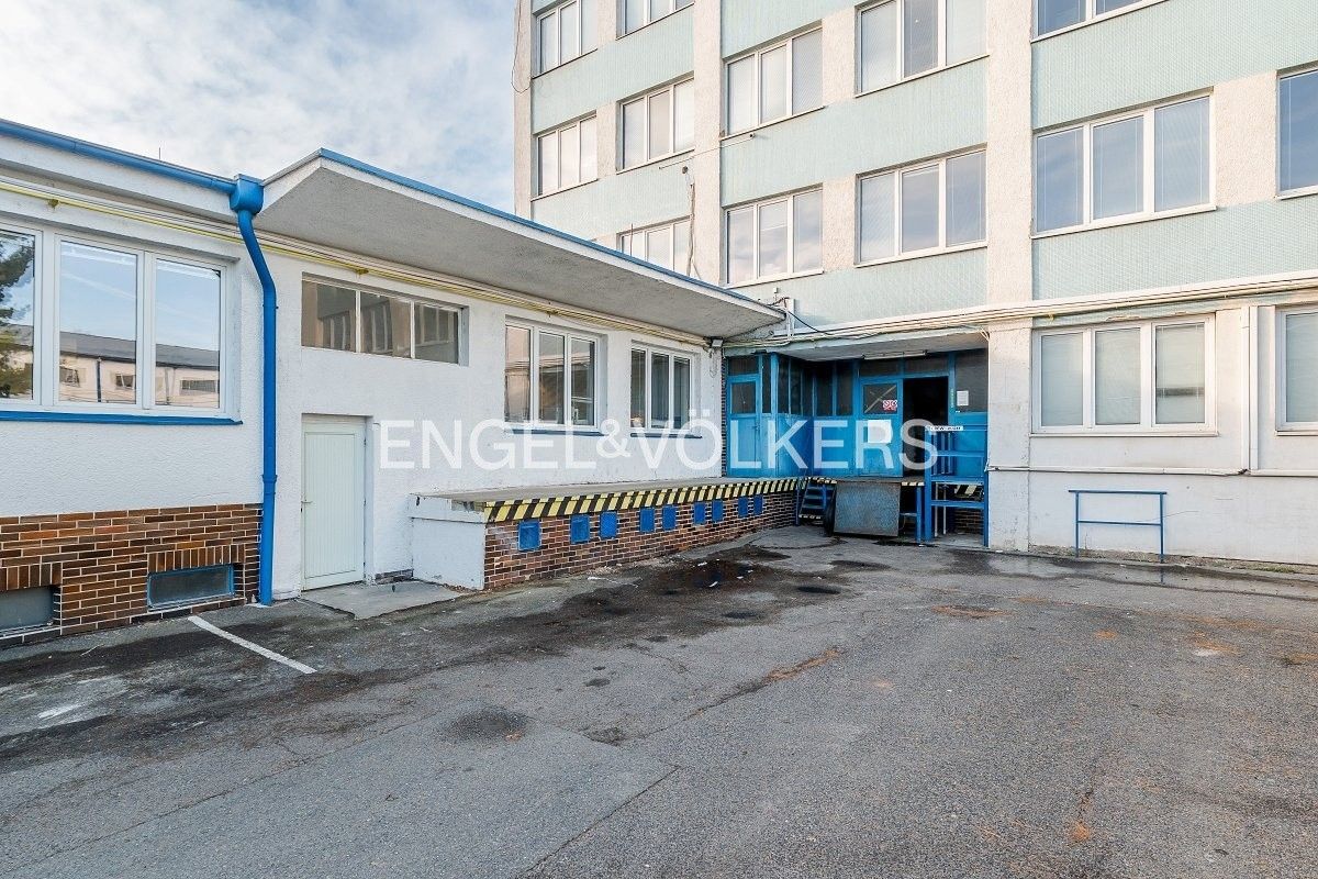 Sklady, U továren, Praha, 235 m²