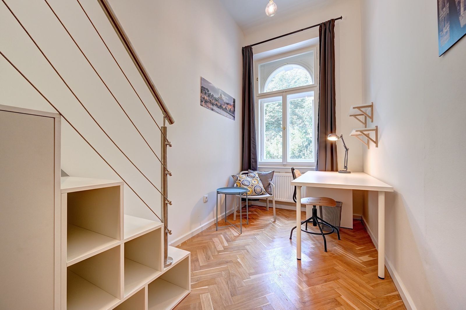 Byty, náměstí Kinských, Praha, 14 m²