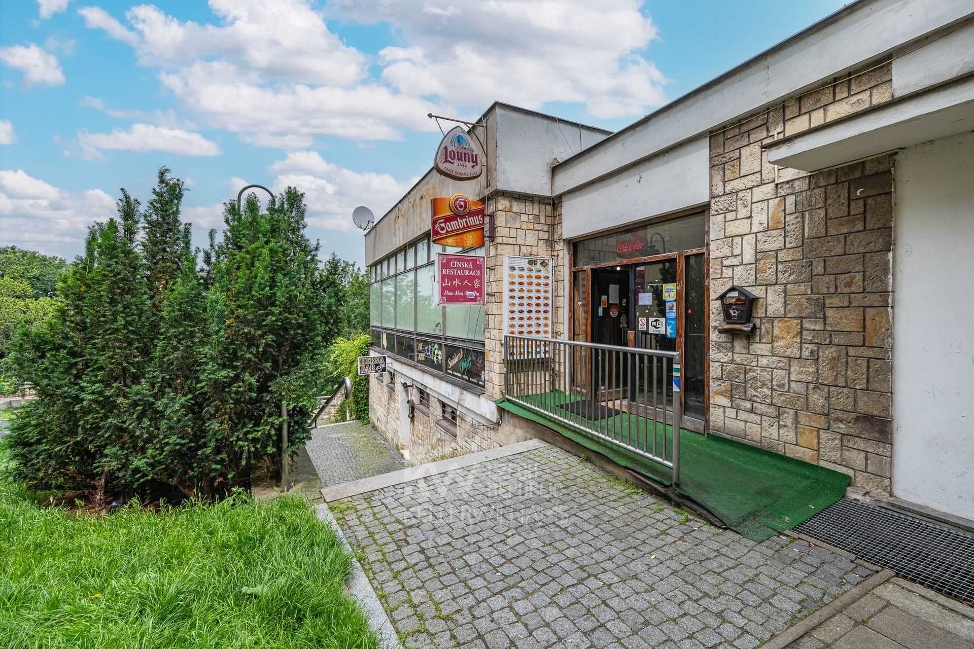 Restaurace, Mírové náměstí, Louny, 108 m²