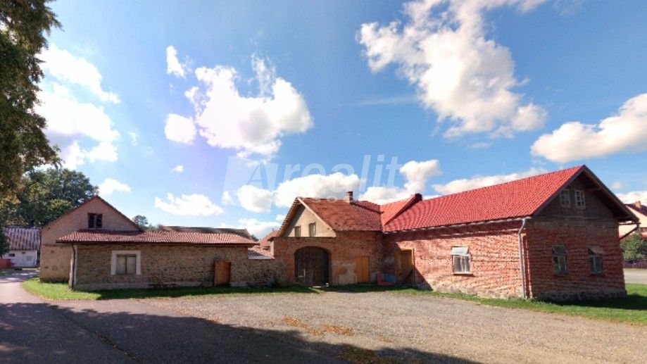 Zemědělské usedlosti, Okrouhlička, 216 m²