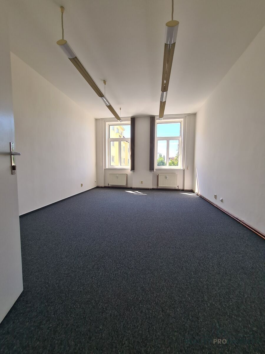 Pronájem kancelář - Na Pankráci, Praha, 74 m²