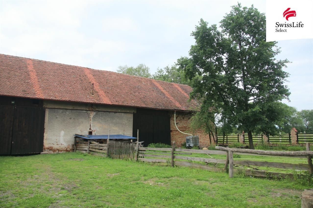 Prodej zemědělský objekt - Roveňsko, Holice, 765 m²