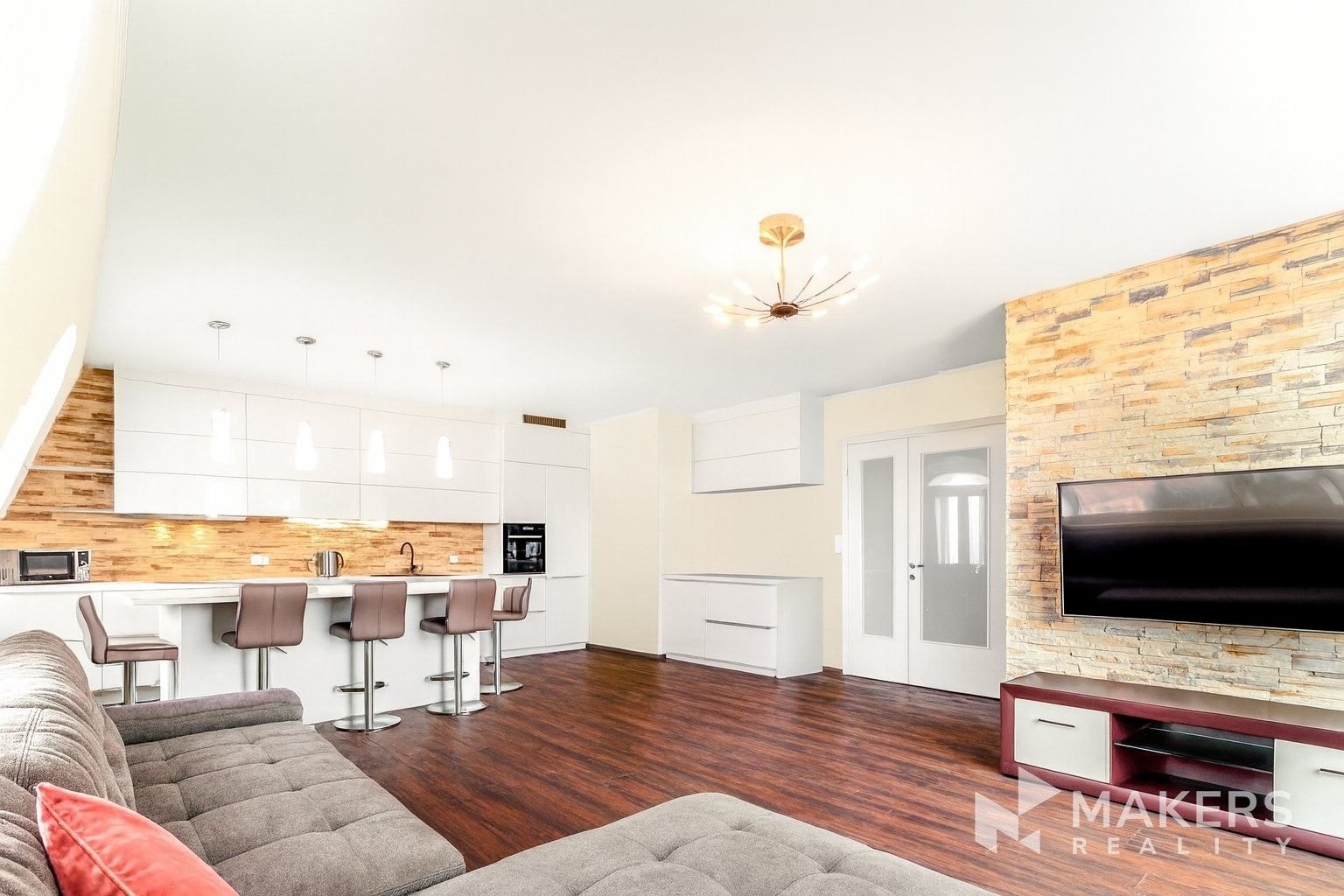 4+kk, U Zvonařky, Praha, 154 m²