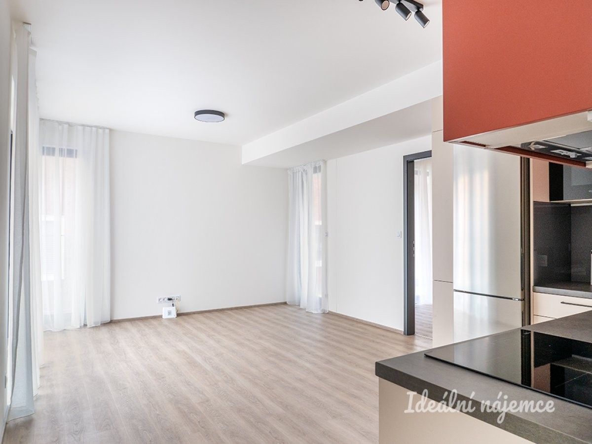 Pronájem byt 2+kk - Kotlaska, Praha, 56 m²