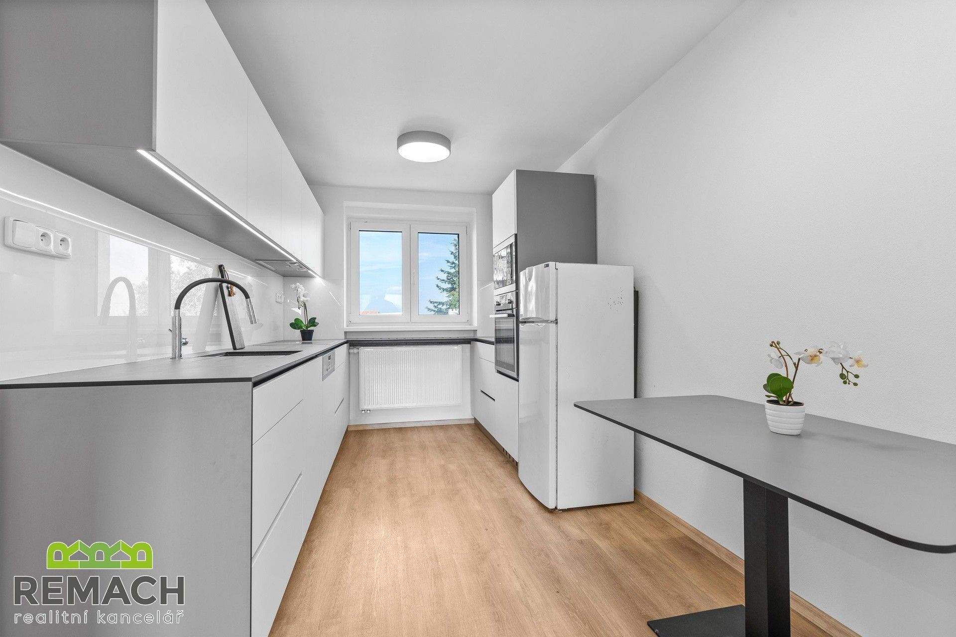 Pronájem byt 2+1 - Zerzavice, Staré Město, 61 m²