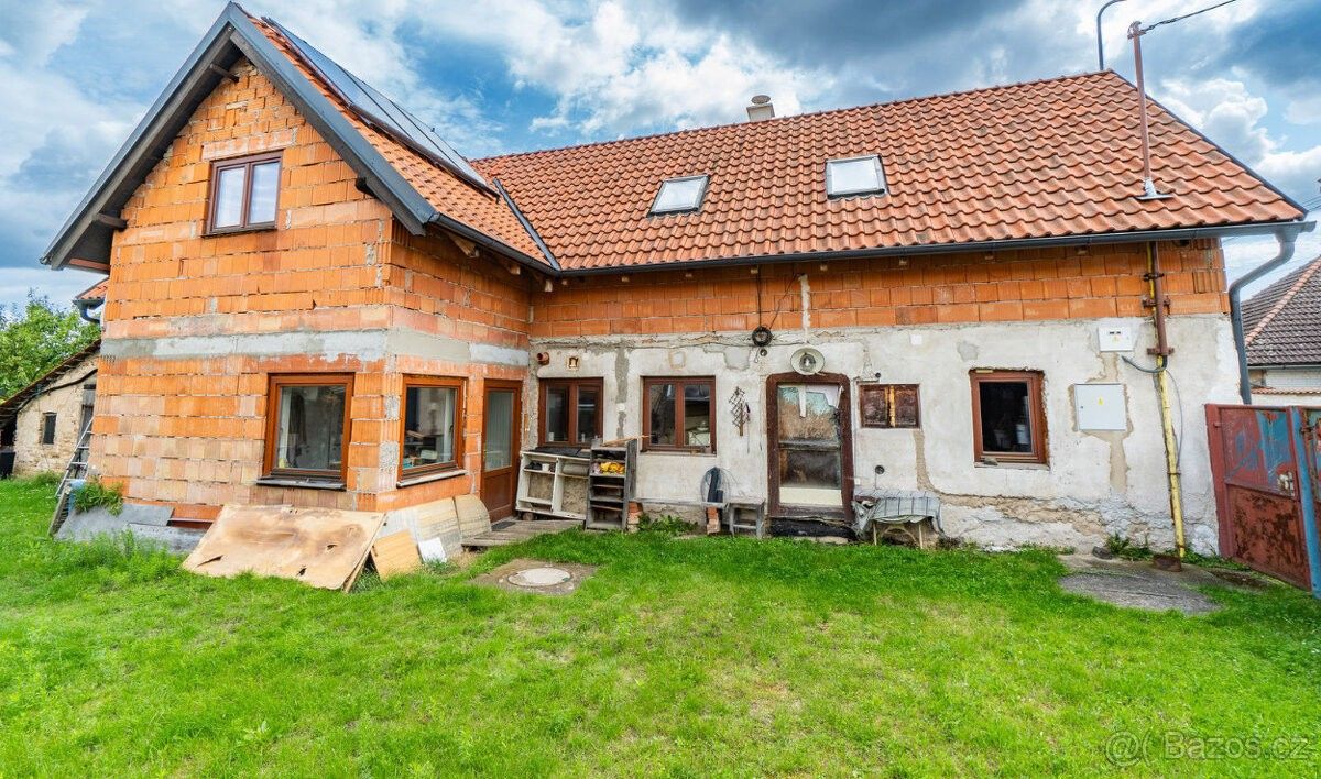 Prodej dům - Kostomlaty nad Labem, 289 21, 900 m²