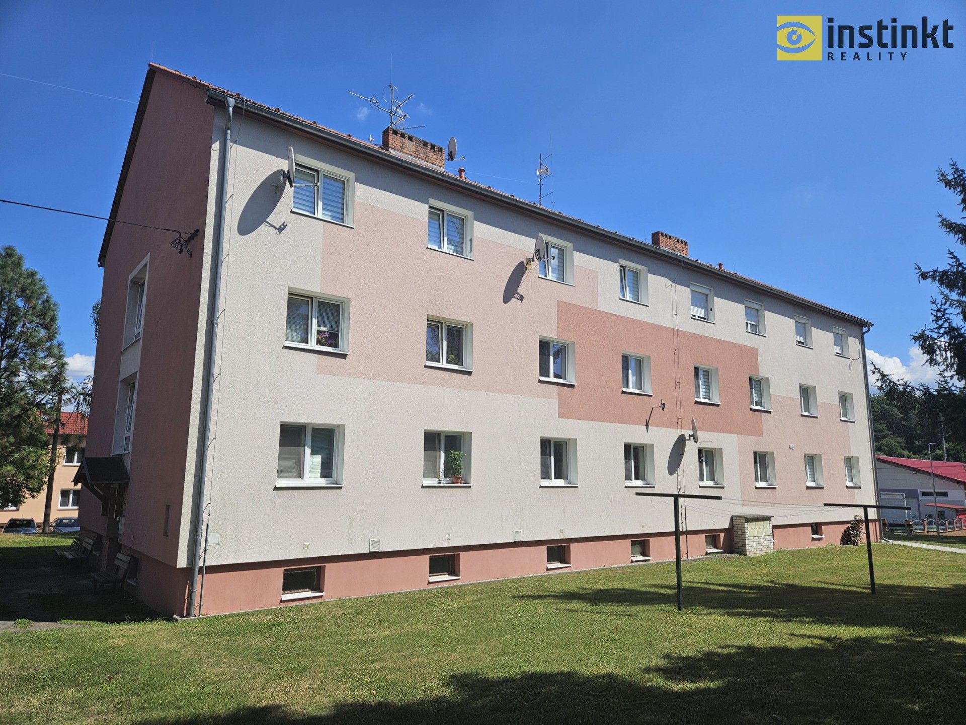 Pronájem byt 1+1 - V Rybníčkách, Tlučná, 35 m²