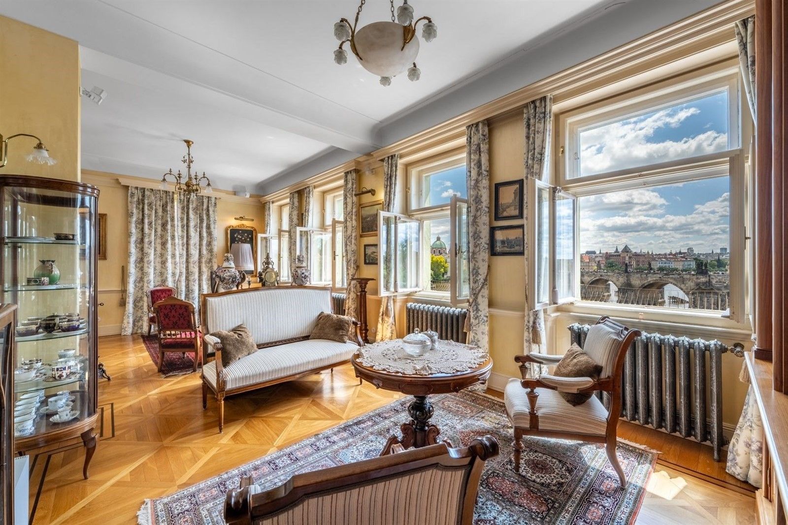 3+1, U lužického semináře, Praha, 111 m²