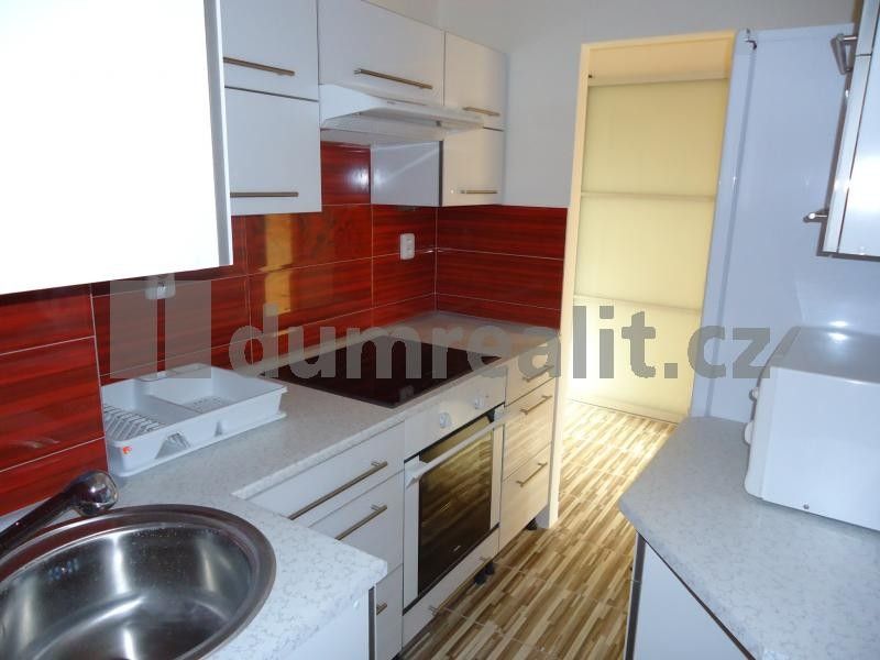 Pronájem byt 2+kk - Stochovská, Praha, 40 m²