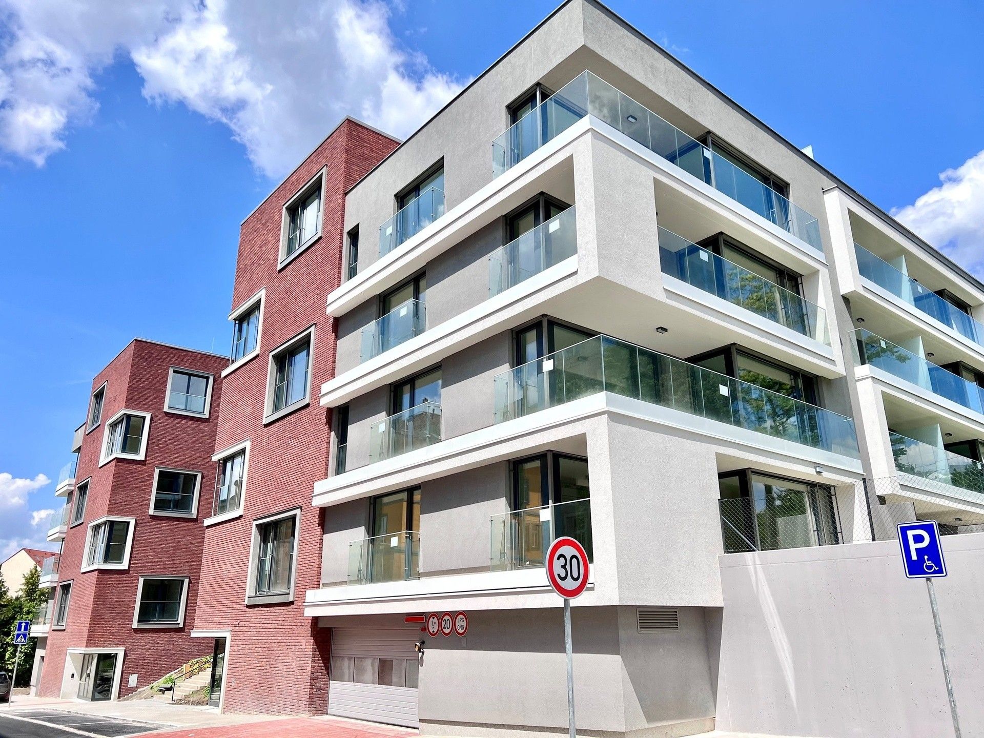 Prodej byt 2+kk - Kotlaska, Praha, 59 m²