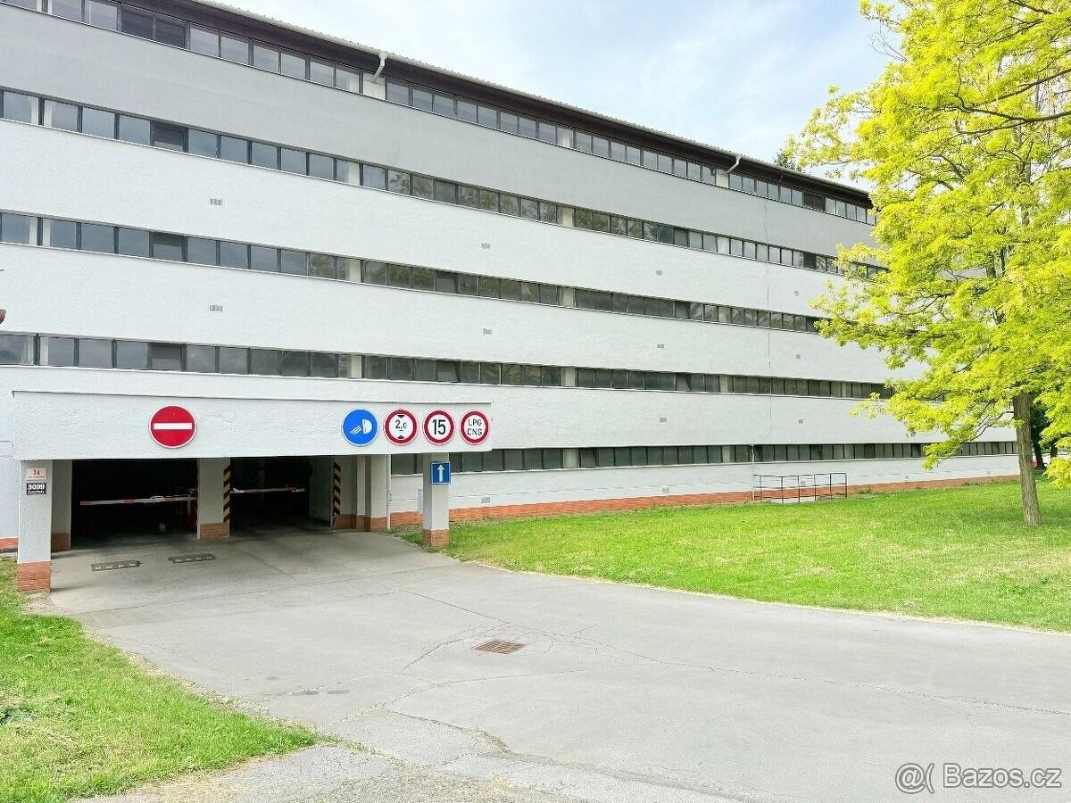 Garáže, Brno, 602 00