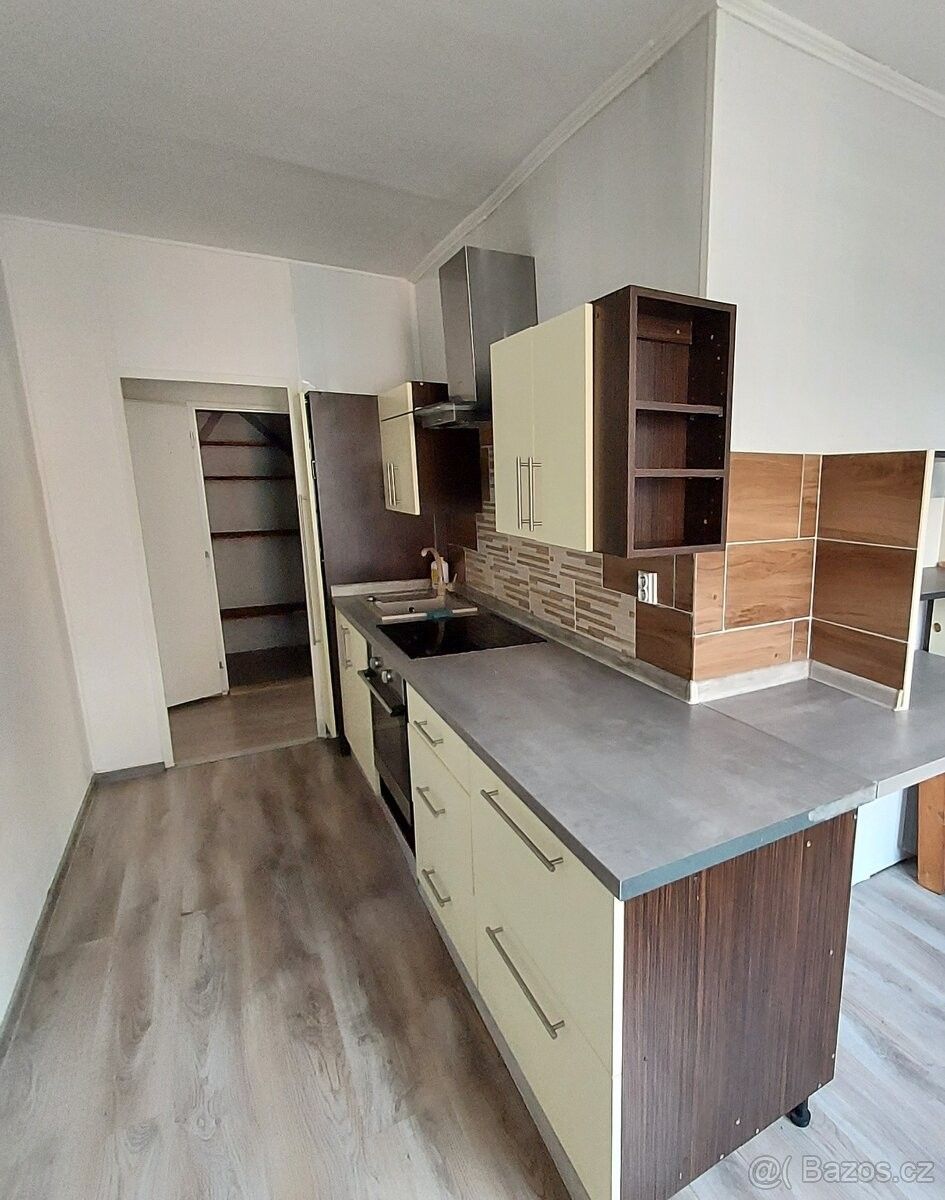 Byty, Chomutov, 430 03