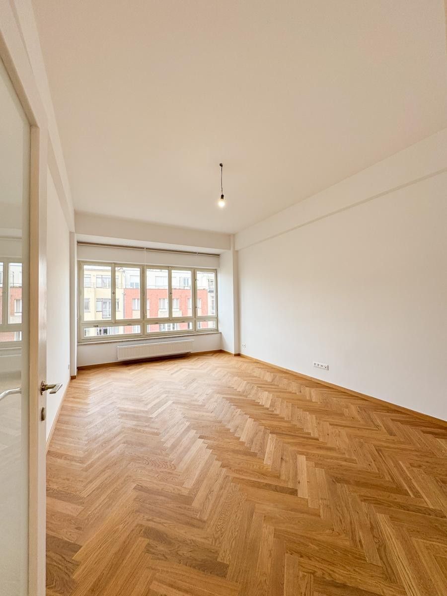 Pronájem byt 1+kk - Londýnská, Praha, 33 m²