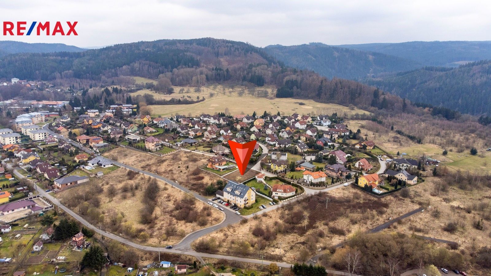 Prodej pozemek pro bydlení - Karlovy Vary, 822 m²