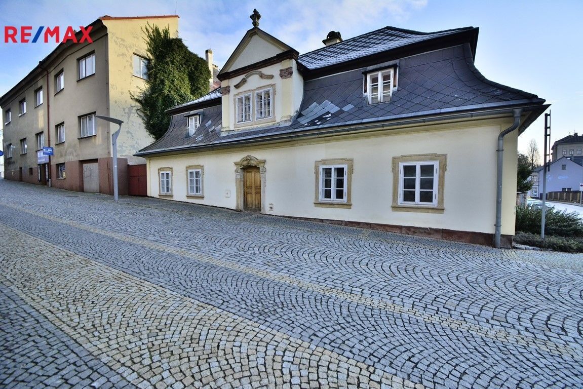 Ostatní, Jiřího z Poděbrad, Nová Paka, 200 m²