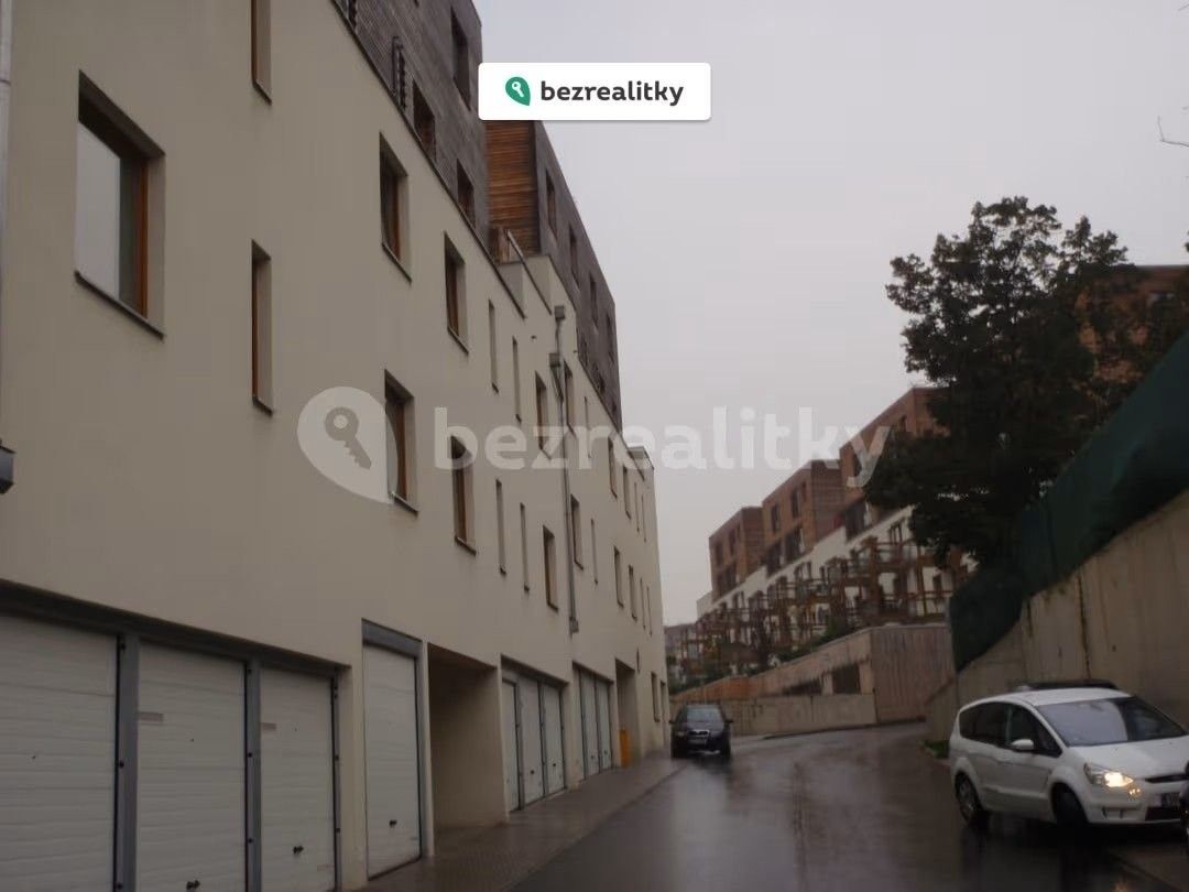 2+kk, Linhartova, Praha, 75 m²