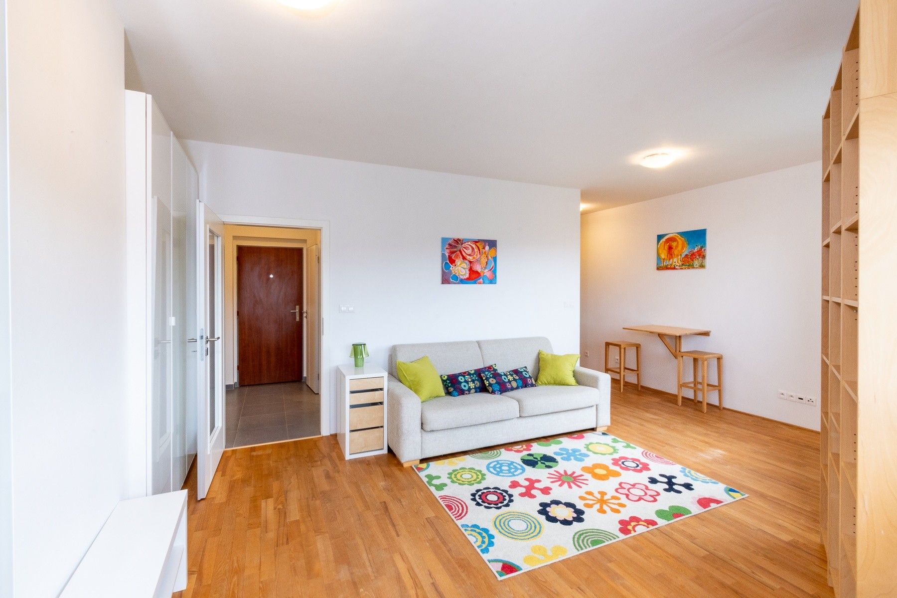 Pronájem byt 1+kk - U Dívčích hradů, Praha, 34 m²