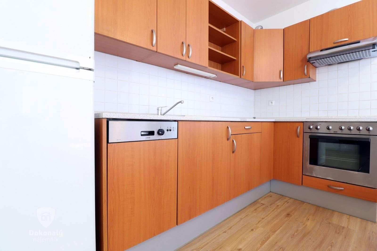 Pronájem byt 1+kk - Mimoňská, Praha, 46 m²