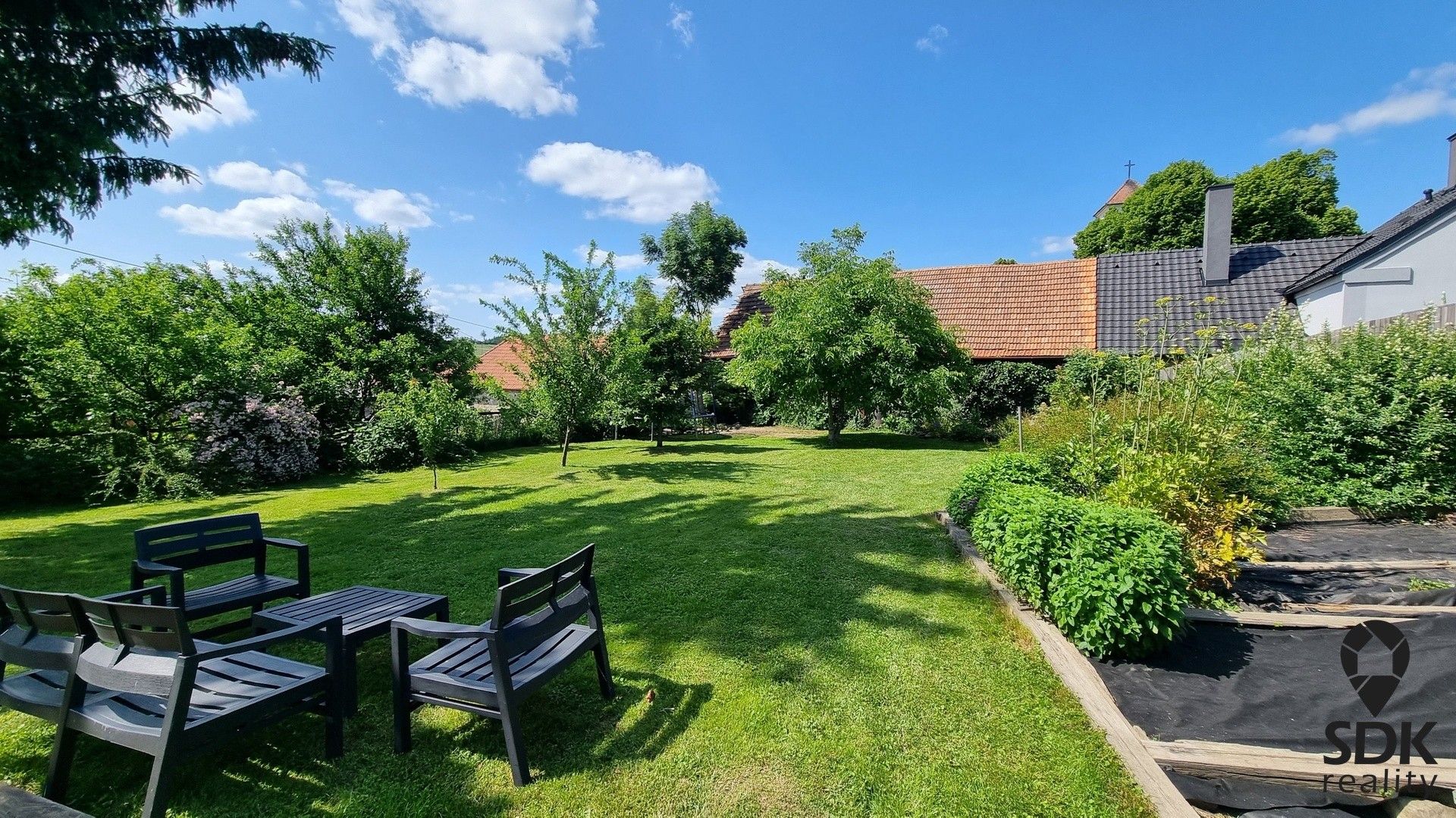 Rodinné domy, Žďárná, 211 m²