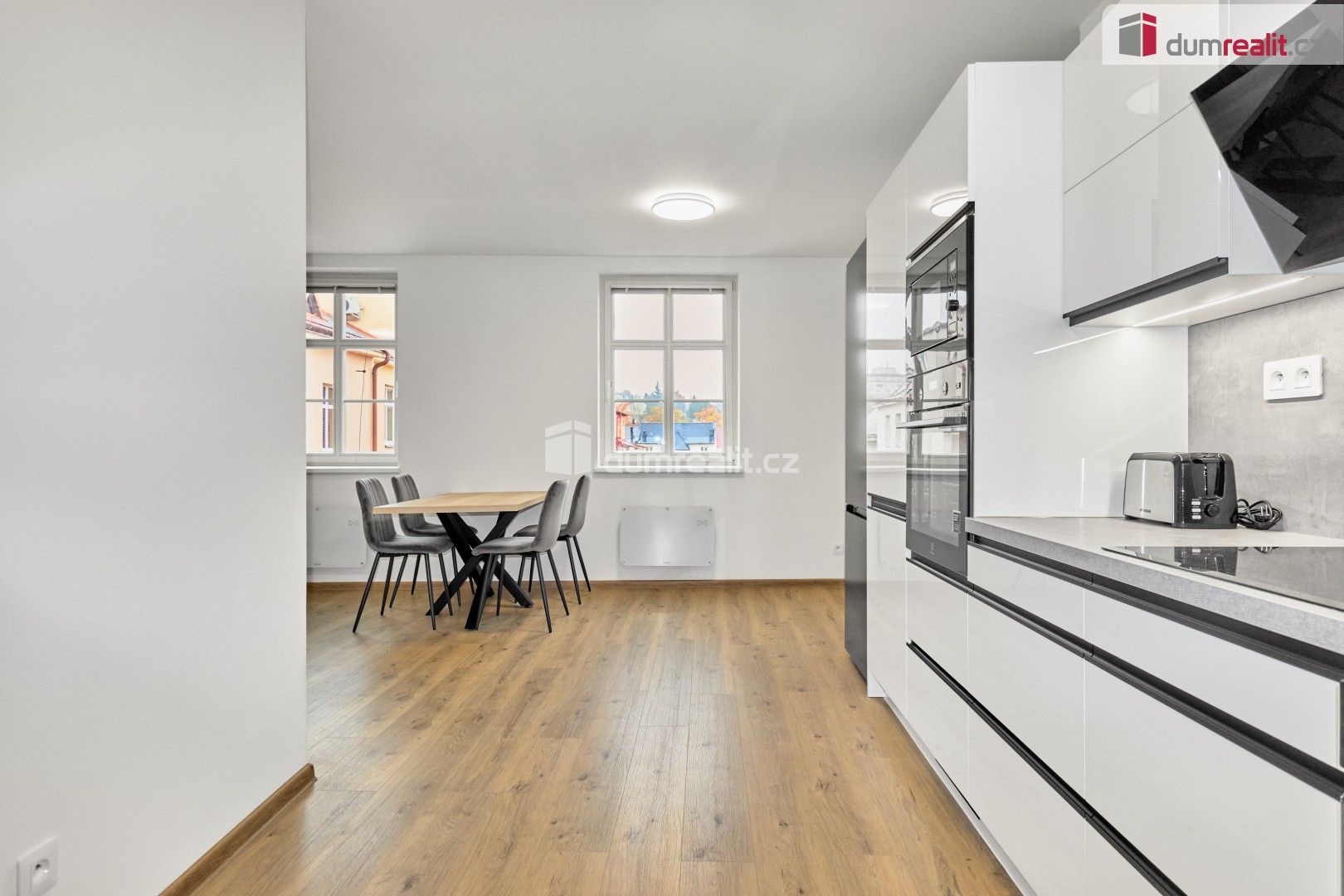 3+kk, nábřeží Jana Palacha, Karlovy Vary, 90 m²