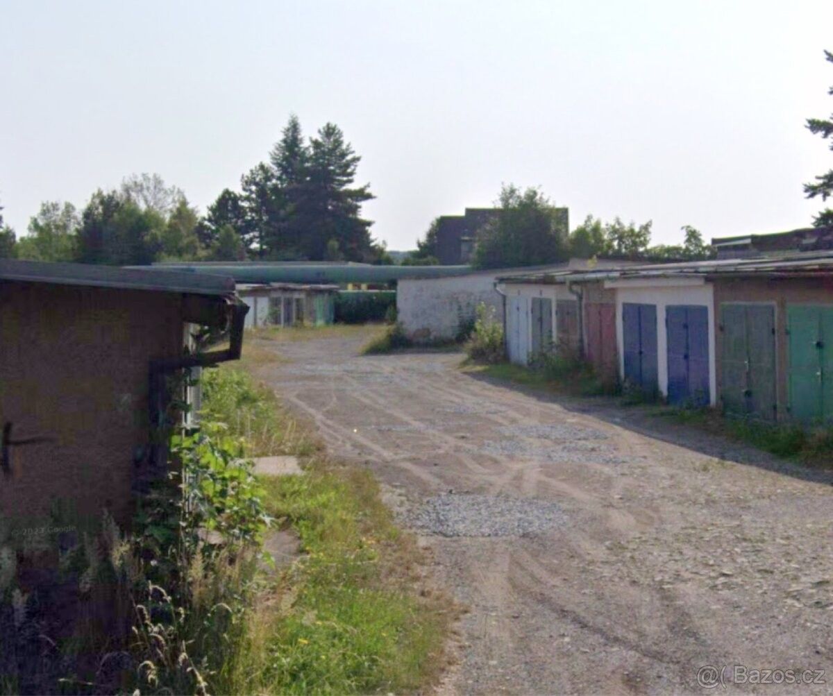 Garáže, Drahlín, 261 01