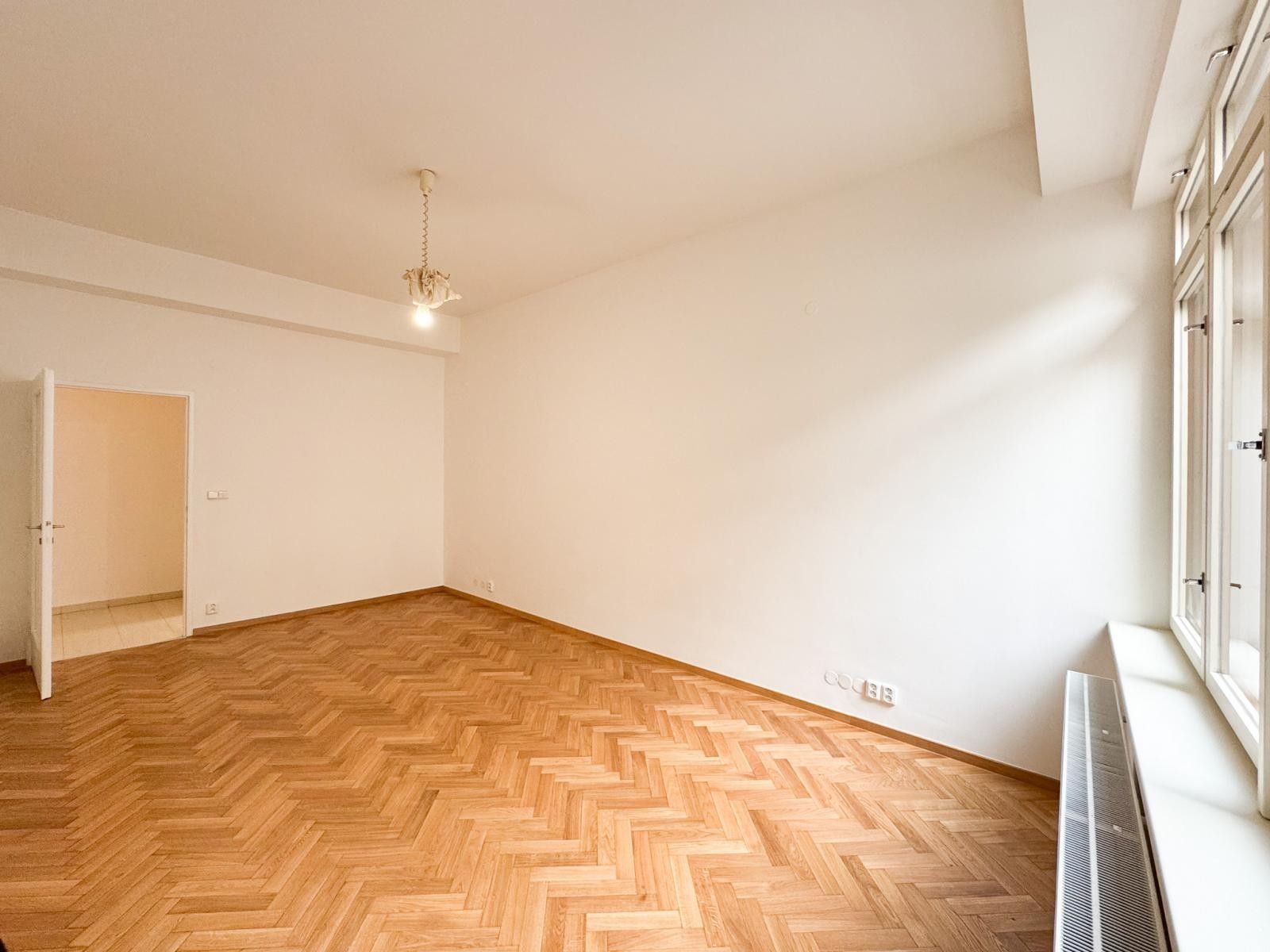 Pronájem byt 1+1 - Londýnská, Praha, 58 m²