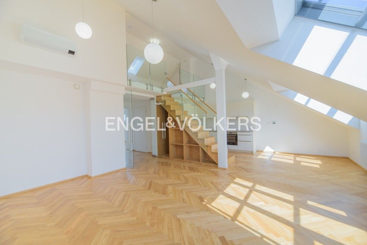 3+kk, Seifertova, Praha, 128 m²