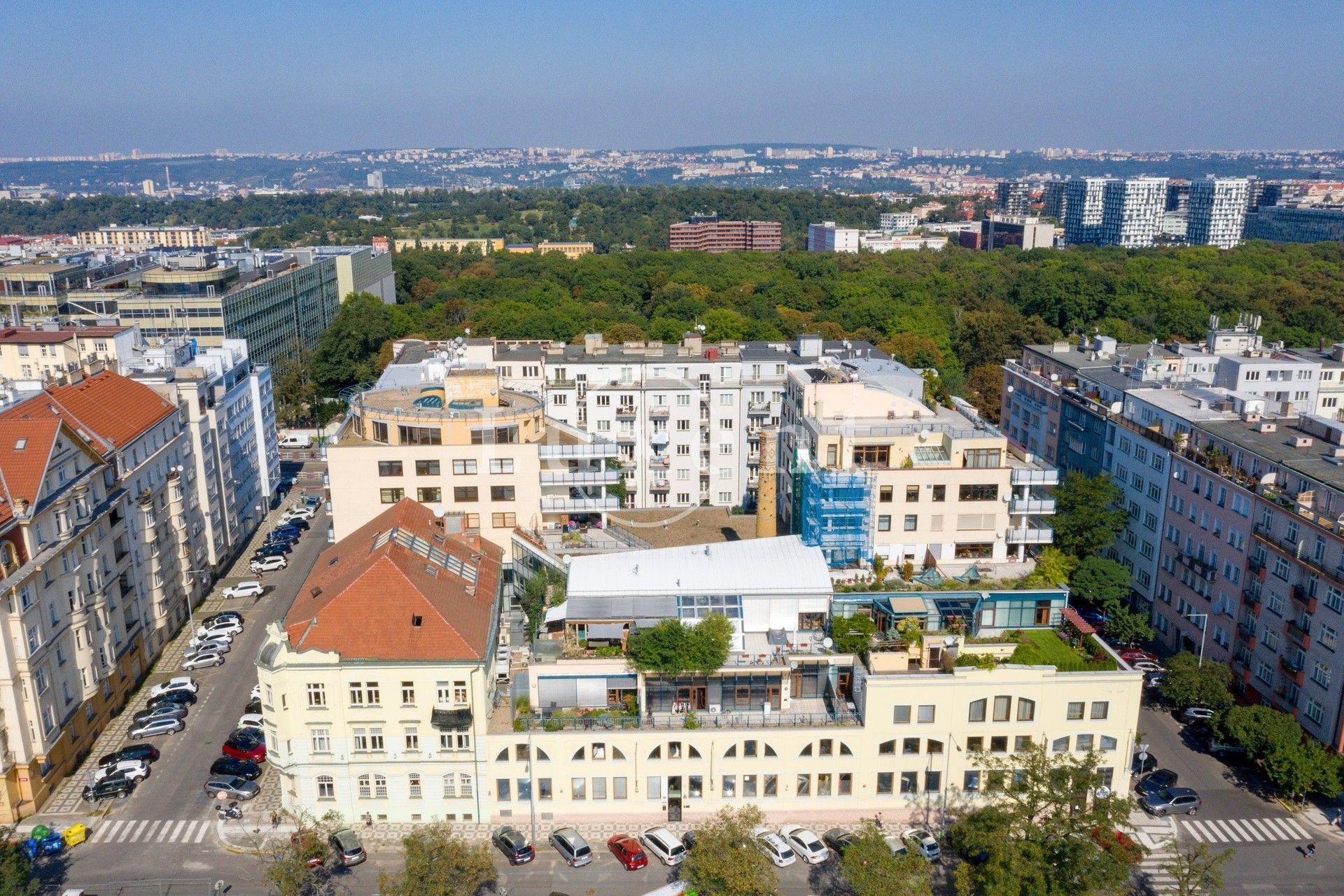 Obchodní prostory, Chrudimská, Praha, 376 m²