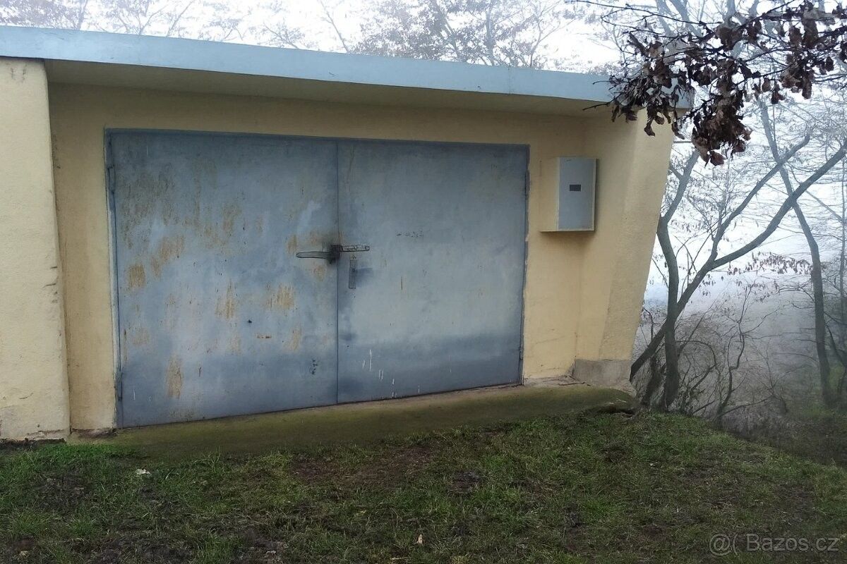 Garáže, Znojmo, 669 02