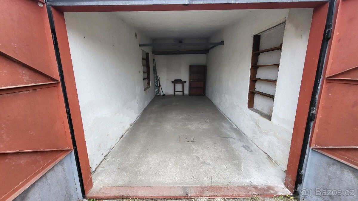 Garáže, Ostrava, 700 30