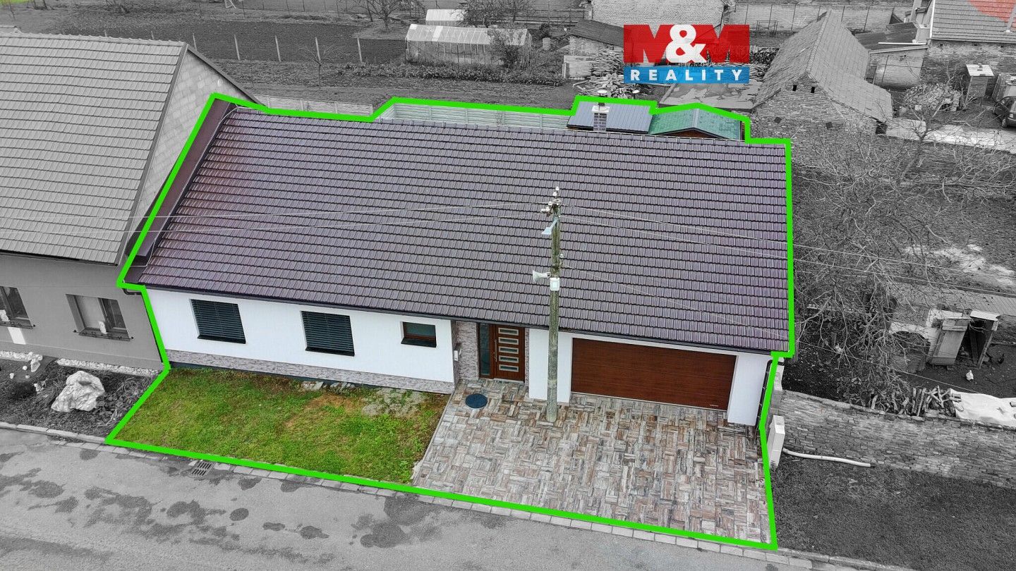 Rodinné domy, Za Obecním úřadem, Pouzdřany, 207 m²