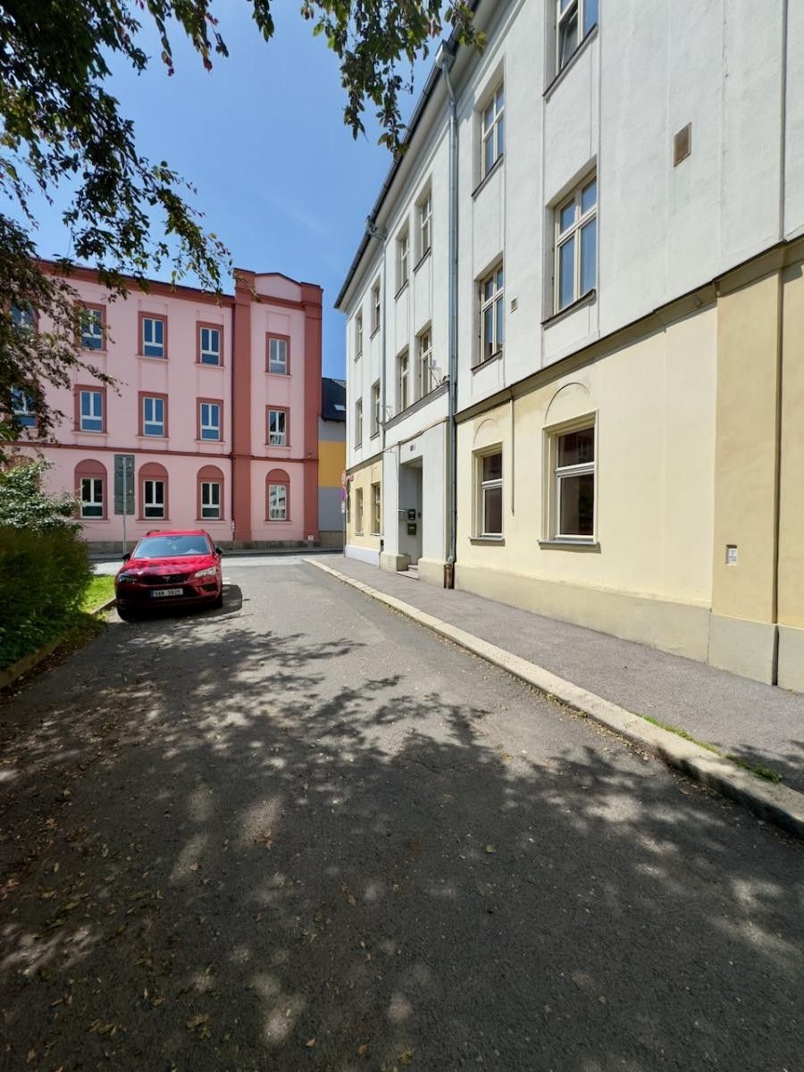 1+1, náměstí Osvobození, Česká Lípa, 49 m²