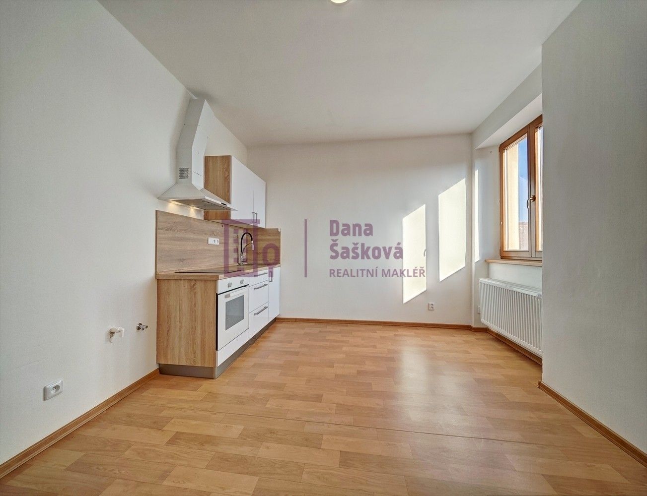 1+kk, nám. Míru, Jindřichův Hradec, 20 m²