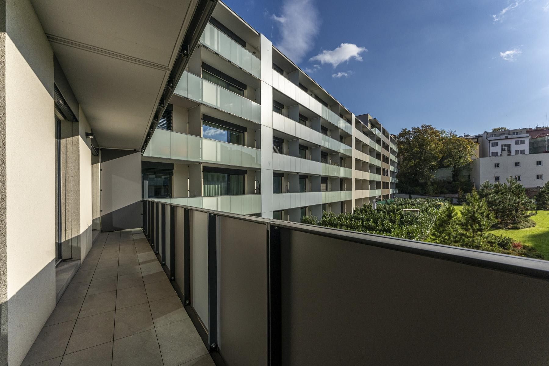 3+kk, Seifertova, Praha, 96 m²