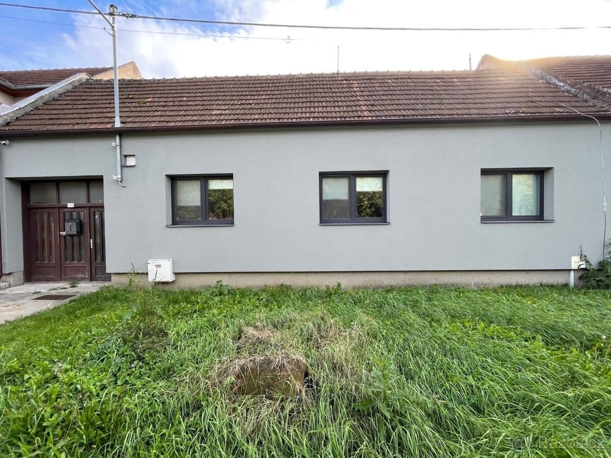 Rodinné domy, Šumice, 687 31