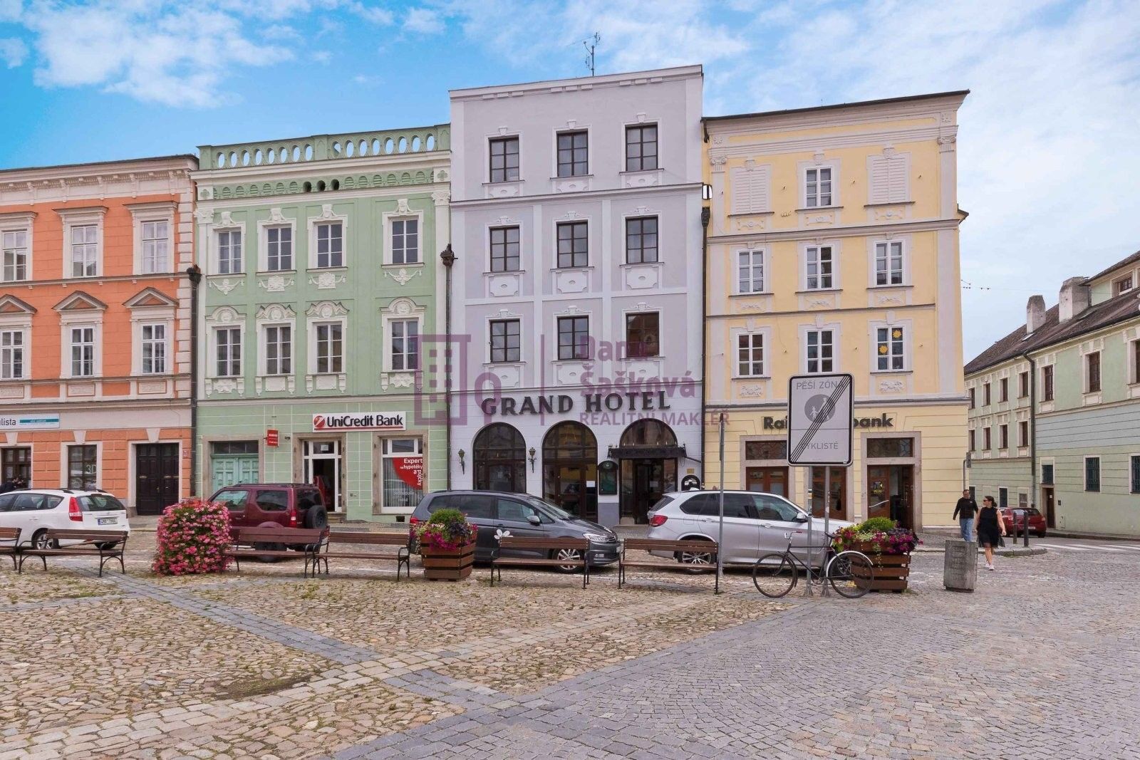 Obchodní prostory, nám. Míru, Jindřichův Hradec, 160 m²