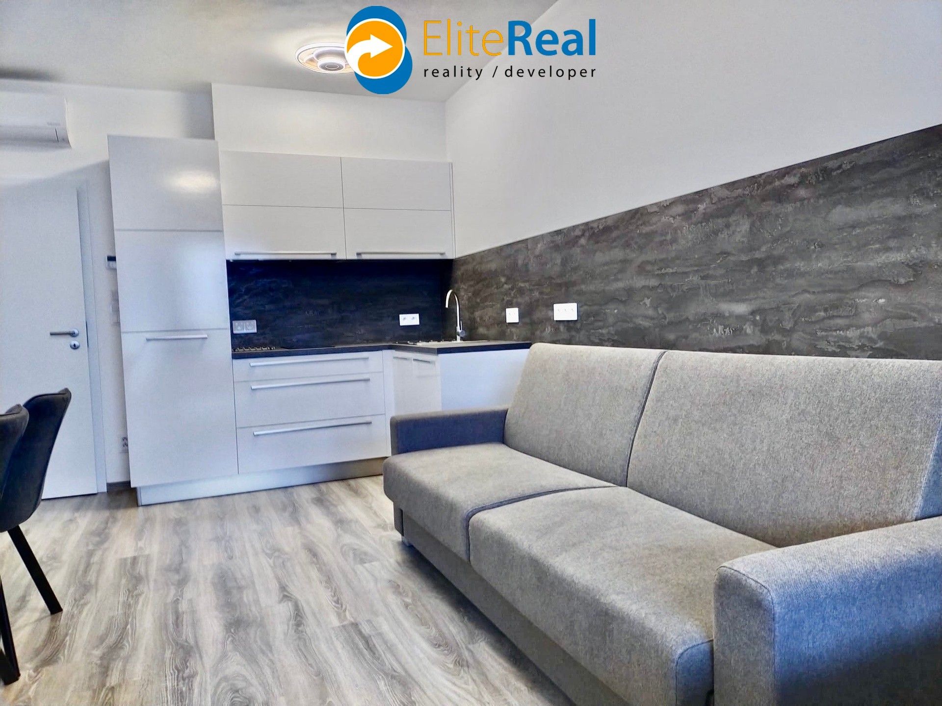 Pronájem byt 1+kk - Frištenského, Olomouc, 36 m²