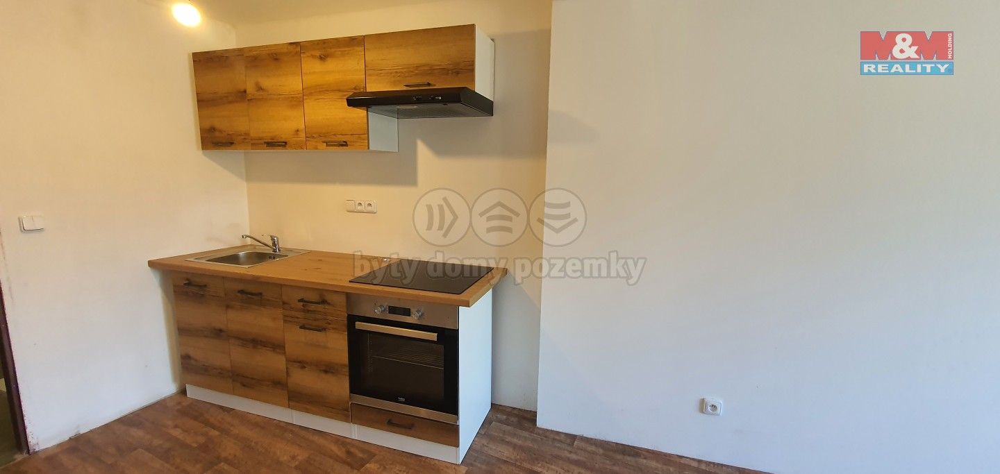 Pronájem byt 1+kk - Míru, Frýdlant, 28 m²